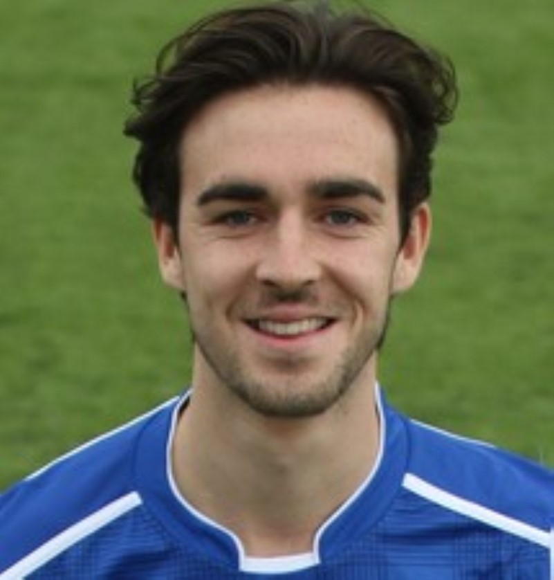 Riley signs up for Rhyl - CPD Y RHYL 1879